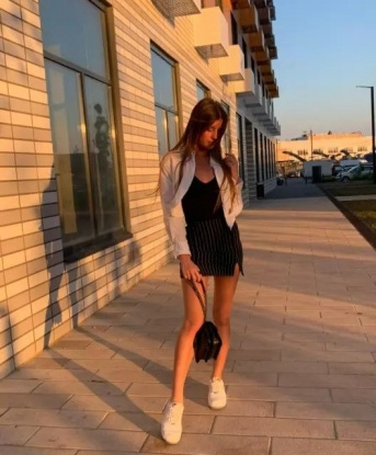 Живу в Москве и готова предложить тебе мои эксклюзивные услуги. У меня широкий спектр возможностей: от классического секса до различных эротических сценариев. Позволь себе расслабиться и погрузиться в мир удовольствия со мной. 😘 Мои фото, отзывы и предложения доступны на моей страничке. Не упусти возможность окунуться в море страсти и наслаждения – жду тебя в Москве! 💋 Мария
